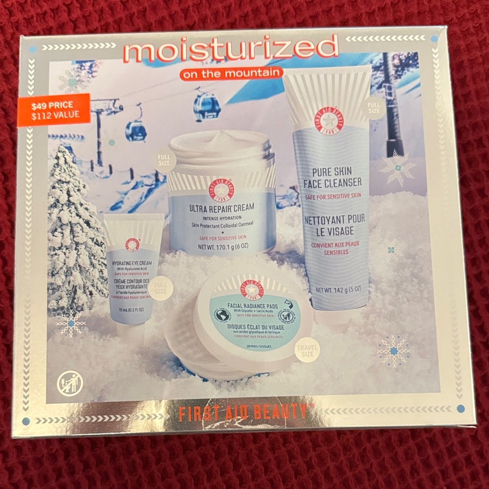 New First Aid Beauty Moisturizing Skincare Set